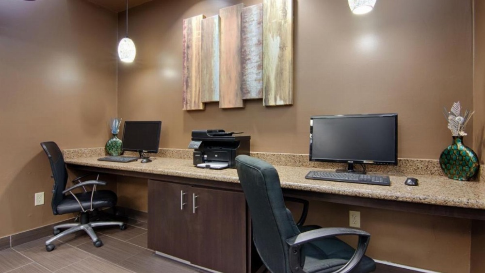 Best Western Plus Seawall Inn & Suites By The Beach